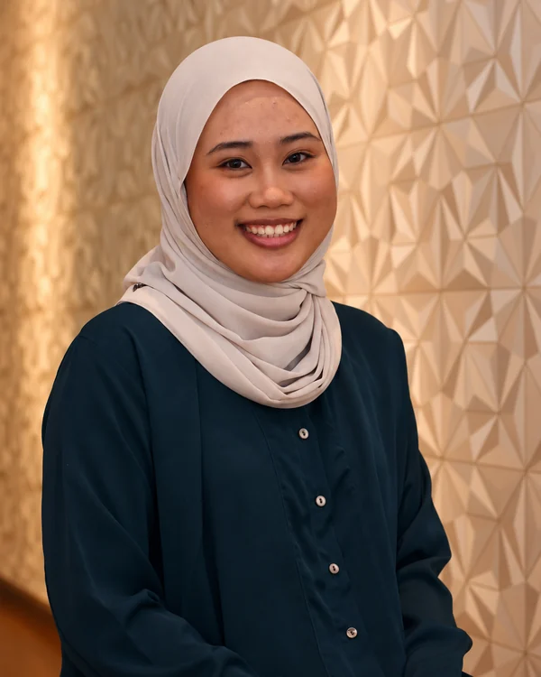 Asyira, dental surgery assistant