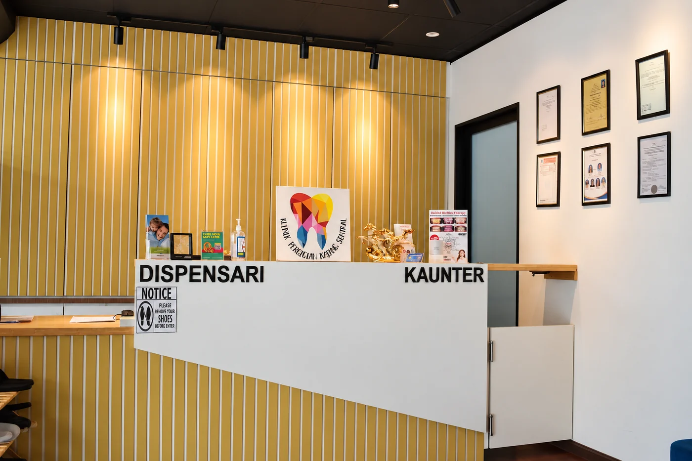 Reception counter at the clinic